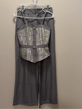 NWT Galita Silver/Gray Corset & Wide Leg Pants Set. Sequin. Medium Stretch